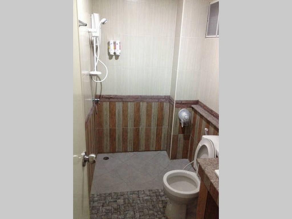 Kanda Guesthouse Si Racha Dış mekan fotoğraf